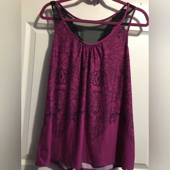 Woman’s 2 Piece INTIMATES Sleepwear Set. - Picture 8 of 15